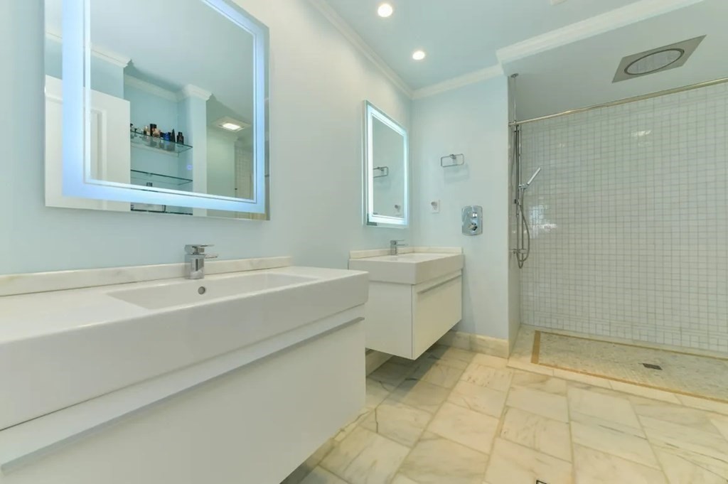 214 Beacon PH