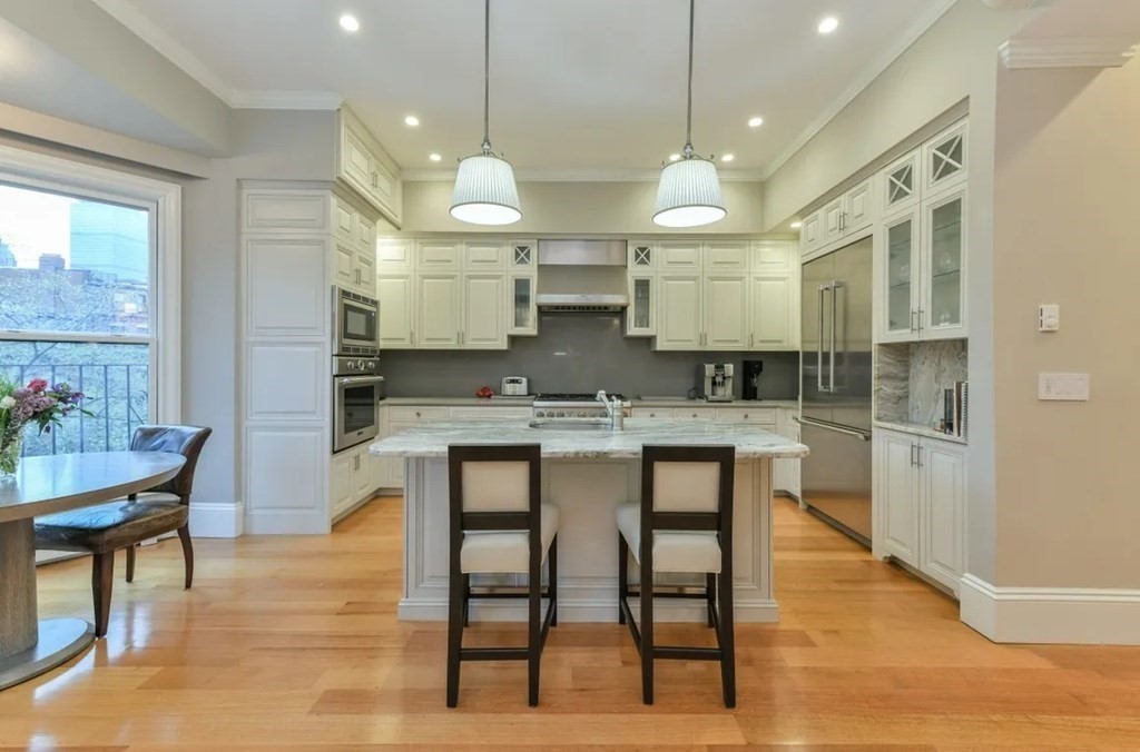 214 Beacon PH