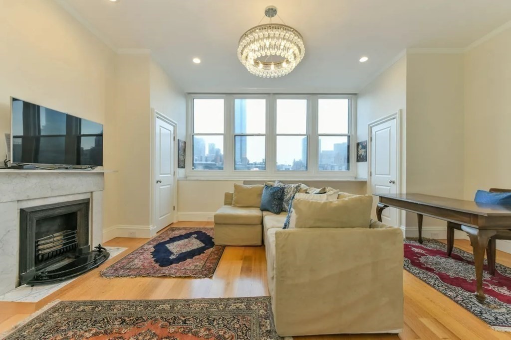 214 Beacon PH
