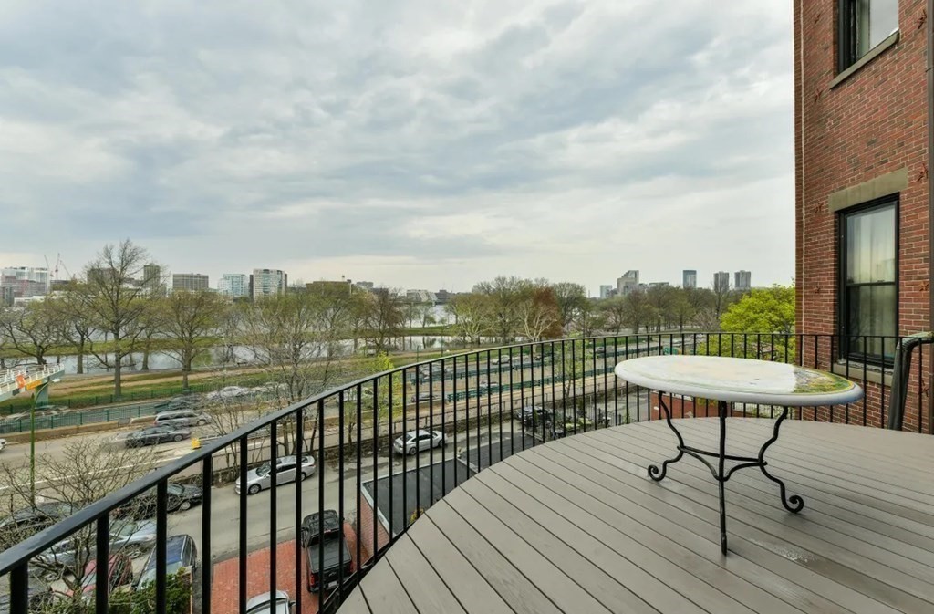 214 Beacon PH