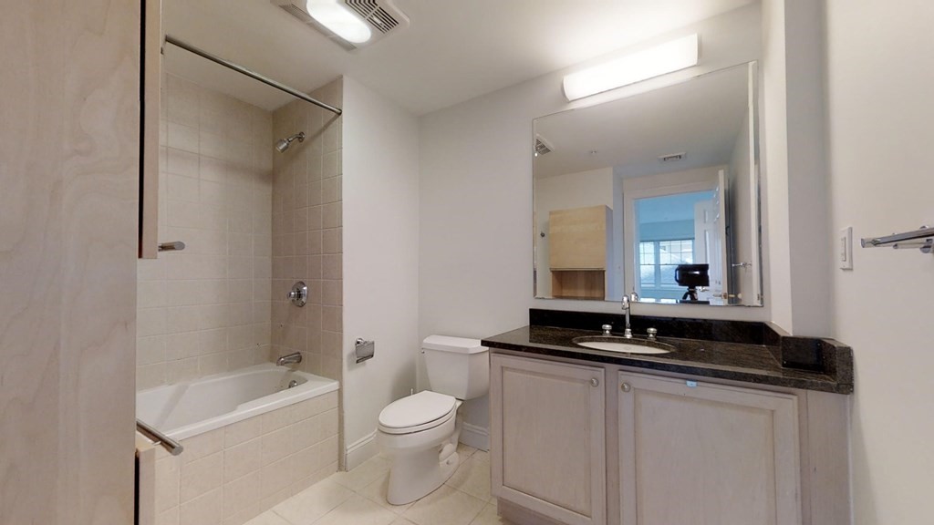 121 Centre St # 203