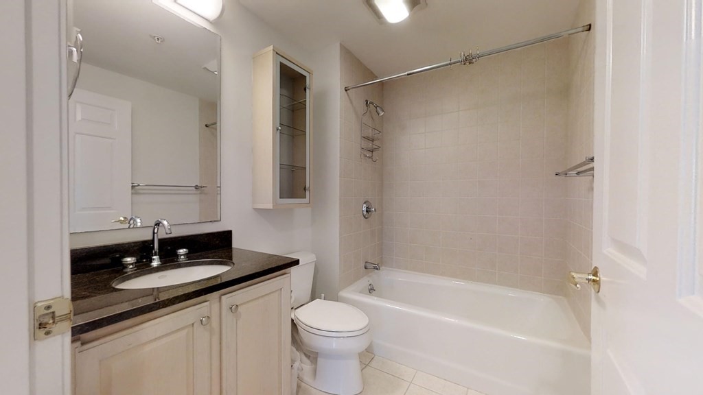 121 Centre St # 203