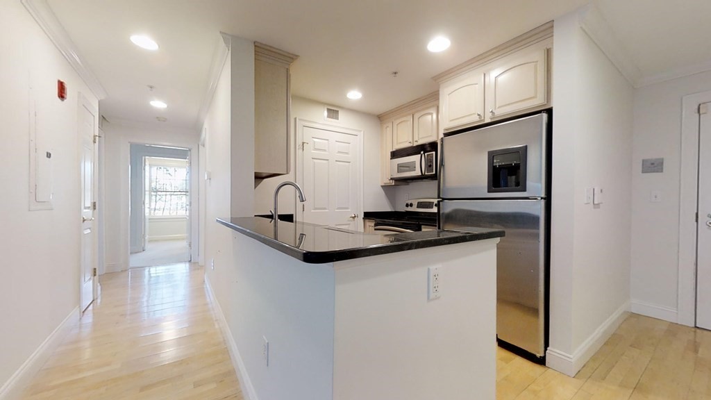 121 Centre St # 203