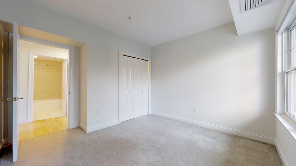121 Centre St # 203