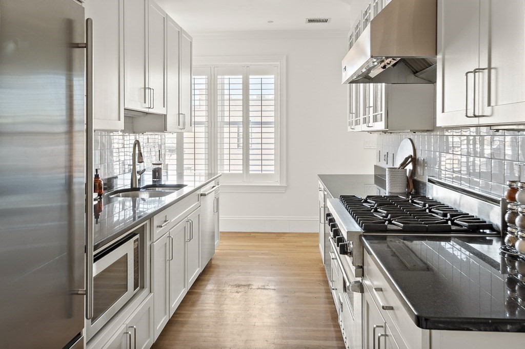 486 Shawmut Ave # 9