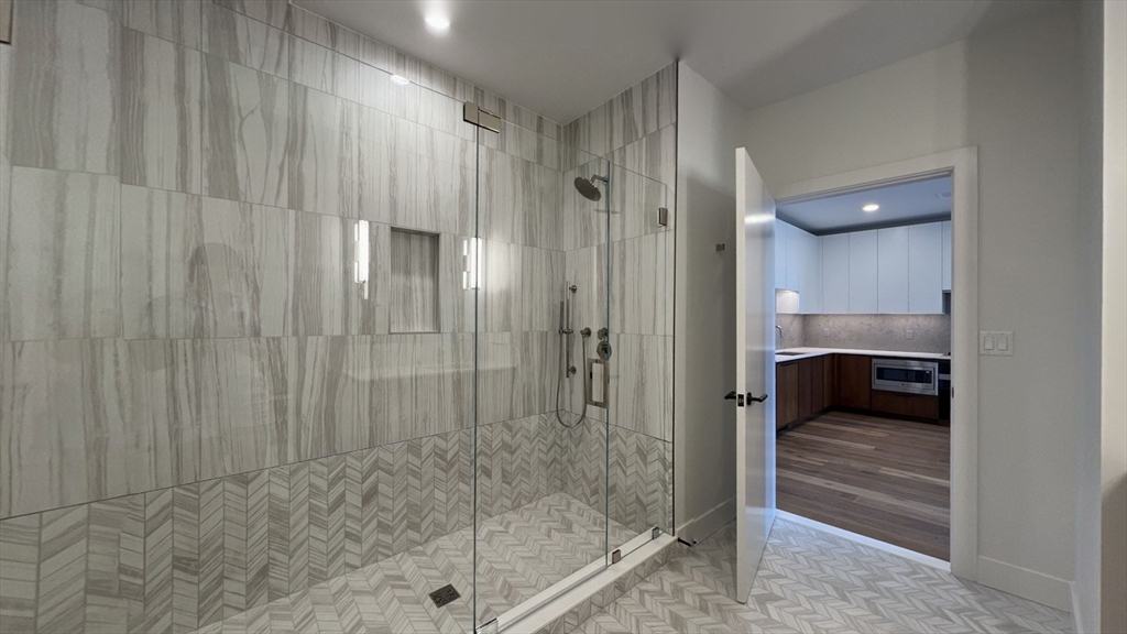 566 Columbus Ave # 212