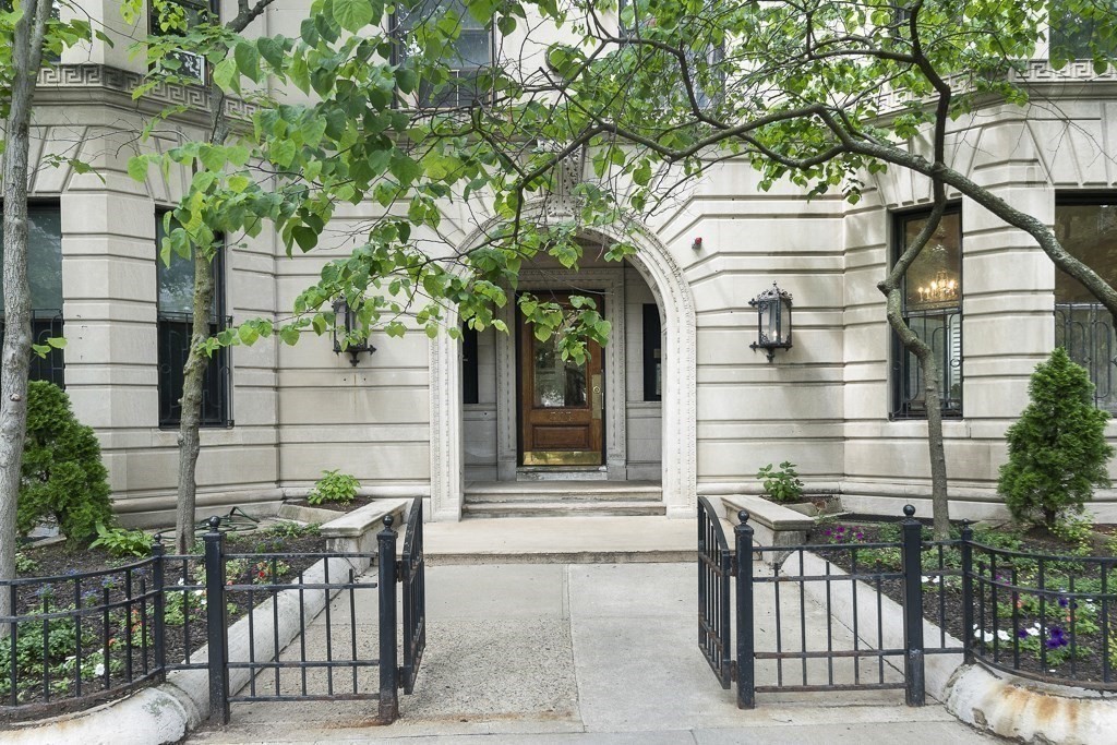 373 Commonwealth Ave # 601