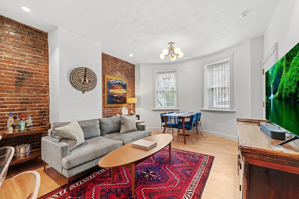 474 Massachusetts Ave # 2