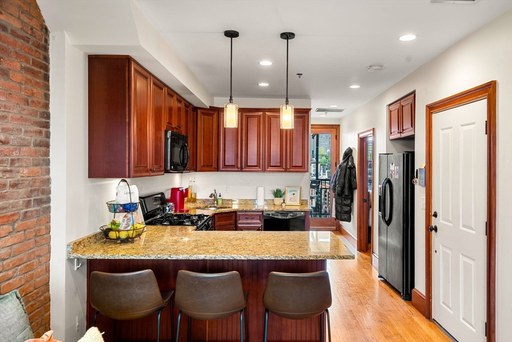 661 Tremont