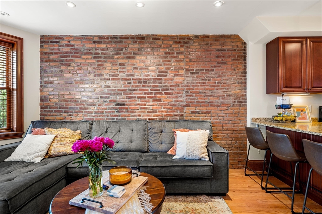 661 Tremont