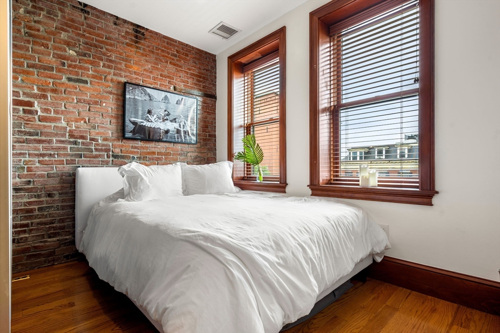 661 Tremont