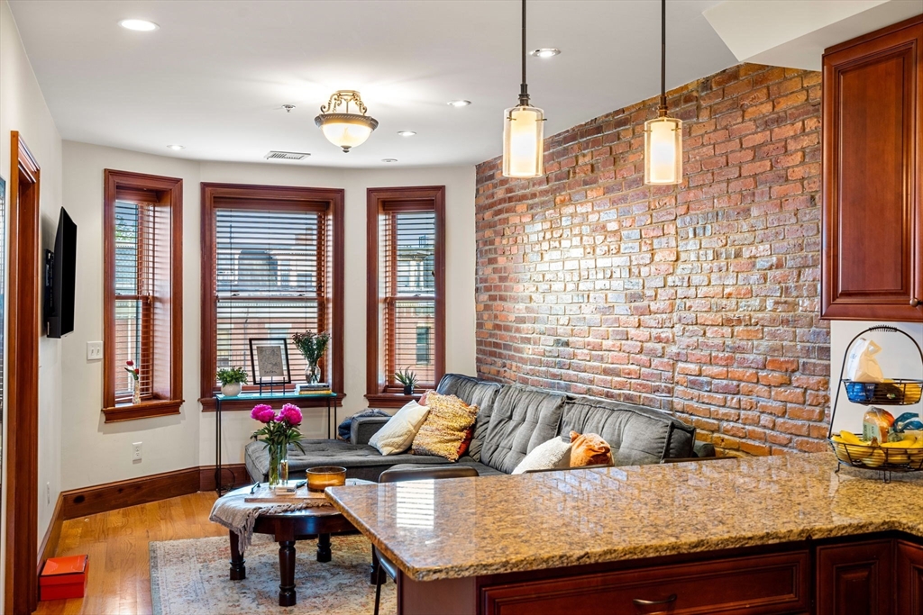 661 Tremont