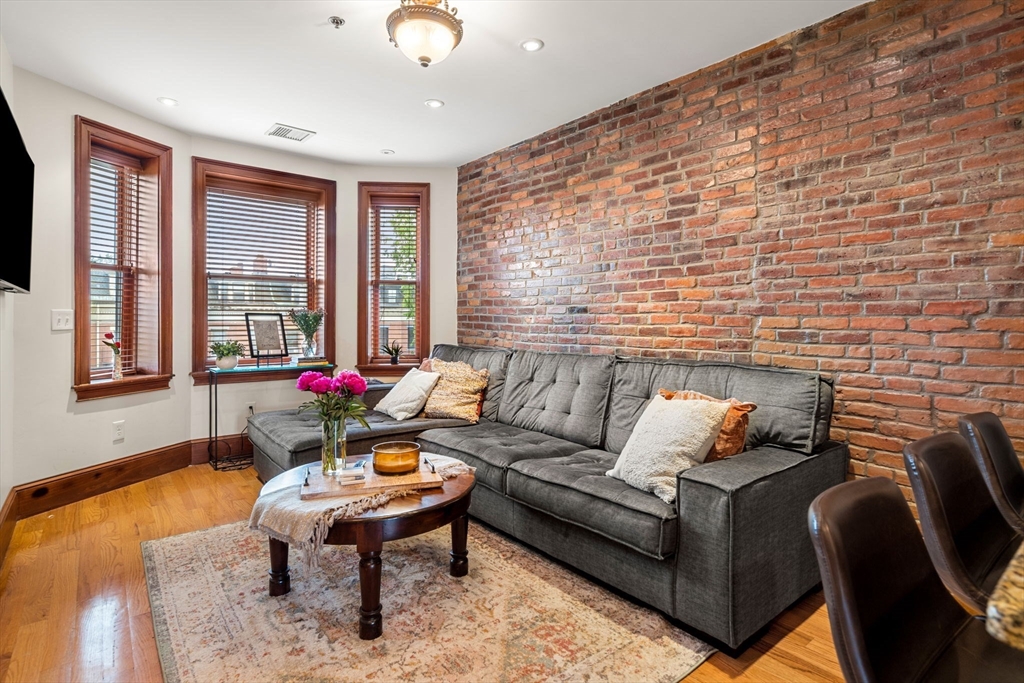 661 Tremont