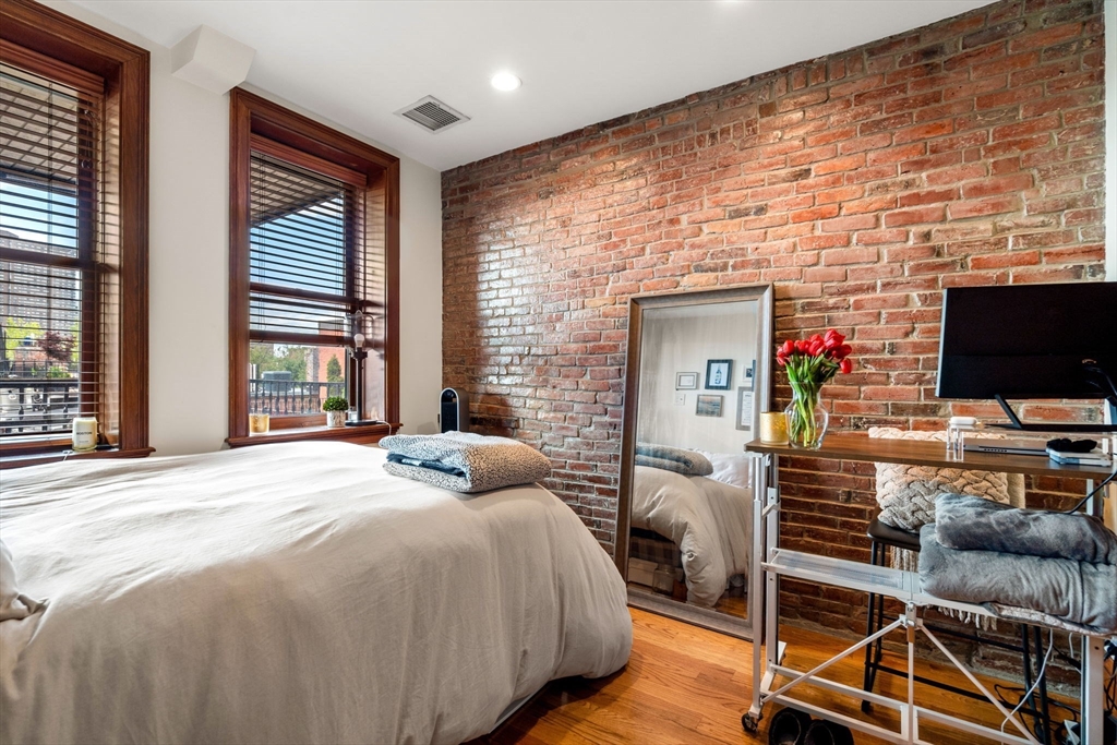 661 Tremont