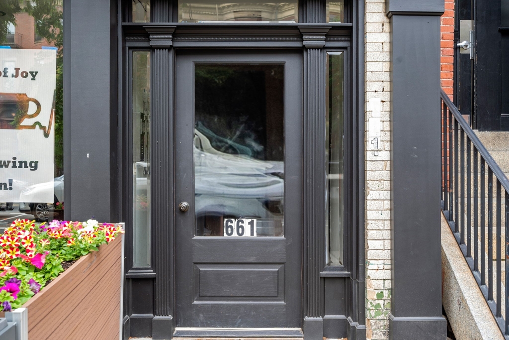661 Tremont