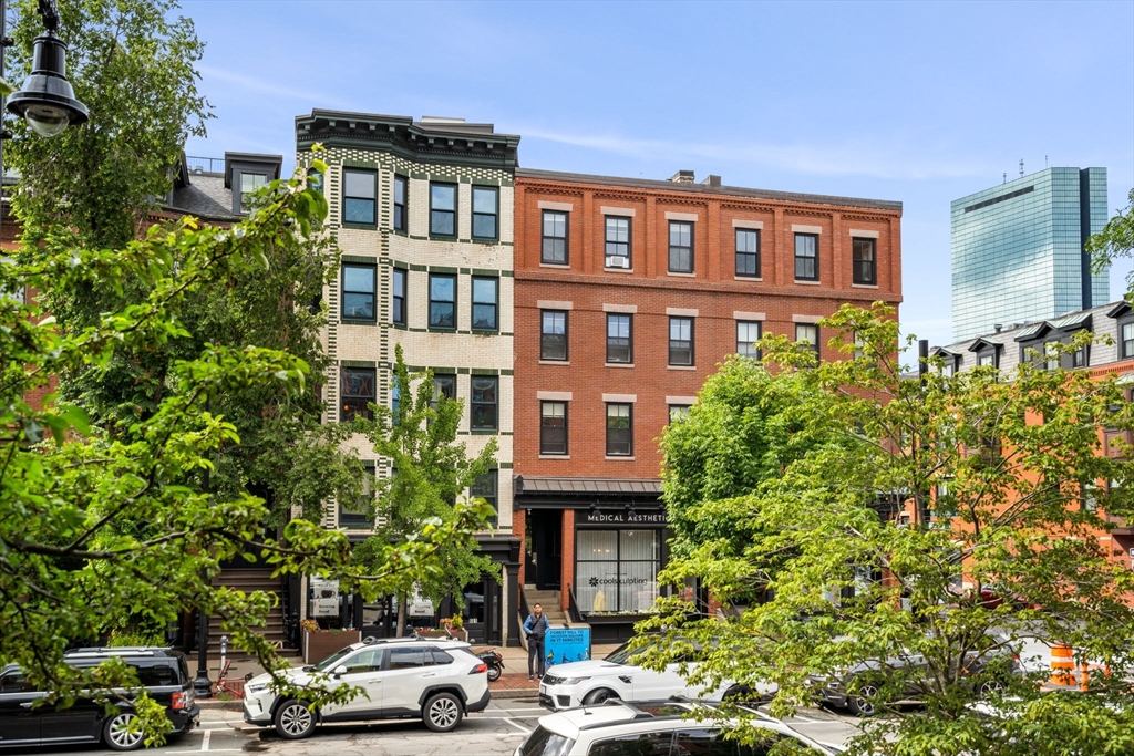 661 Tremont