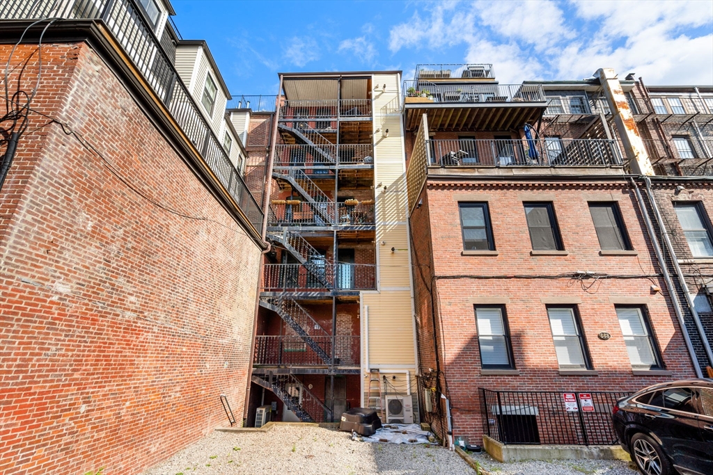 661 Tremont