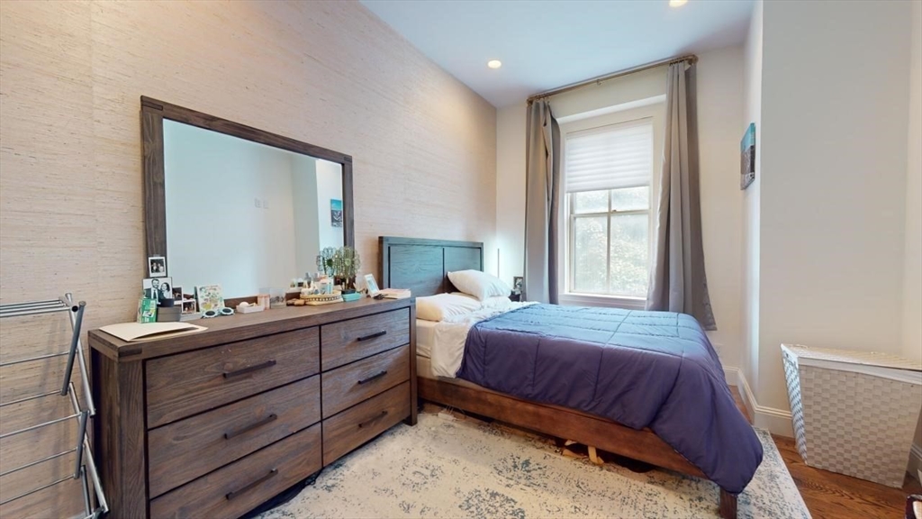 43 W Newton St # 16 Unit: 2-16