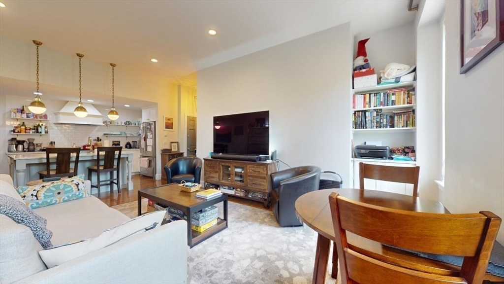 43 W Newton St # 16 Unit: 2-16
