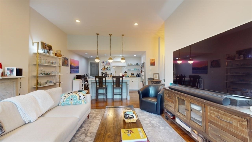 43 W Newton St # 16 Unit: 2-16