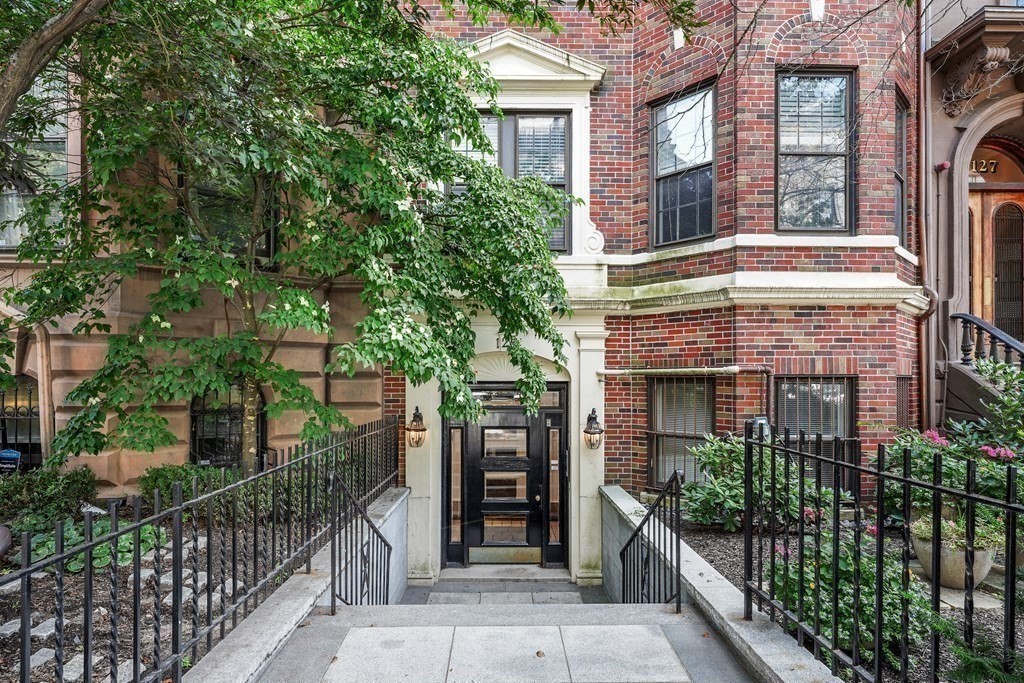 125 Beacon St # 1