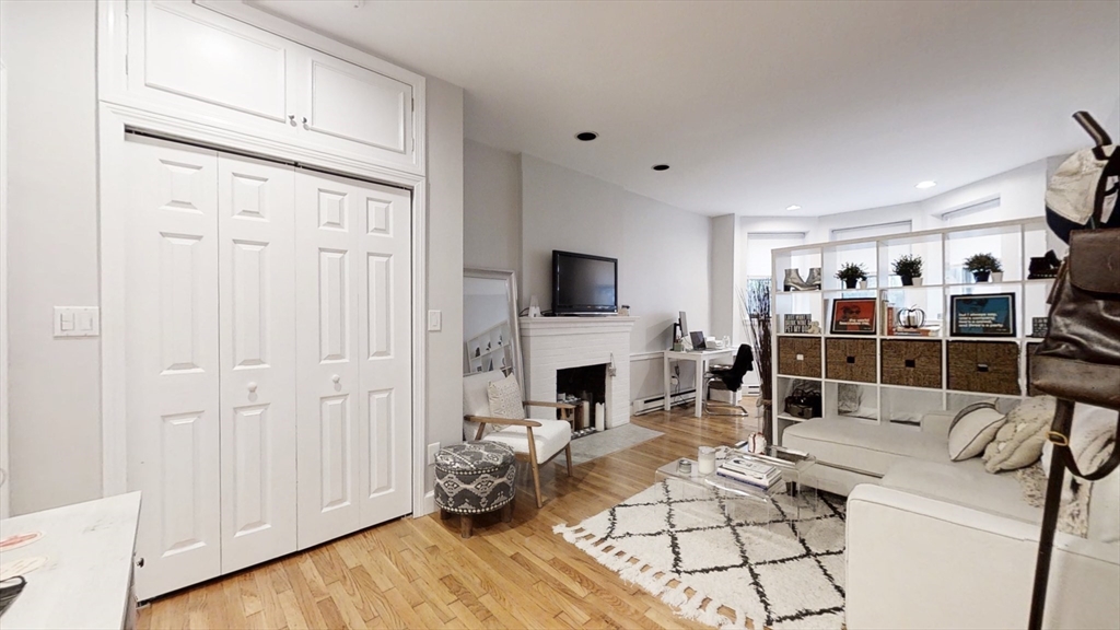 125 Beacon St # 1