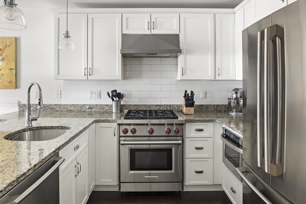 616 E 4th St # 301