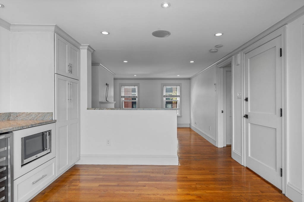 256 W. 3rd St # 2