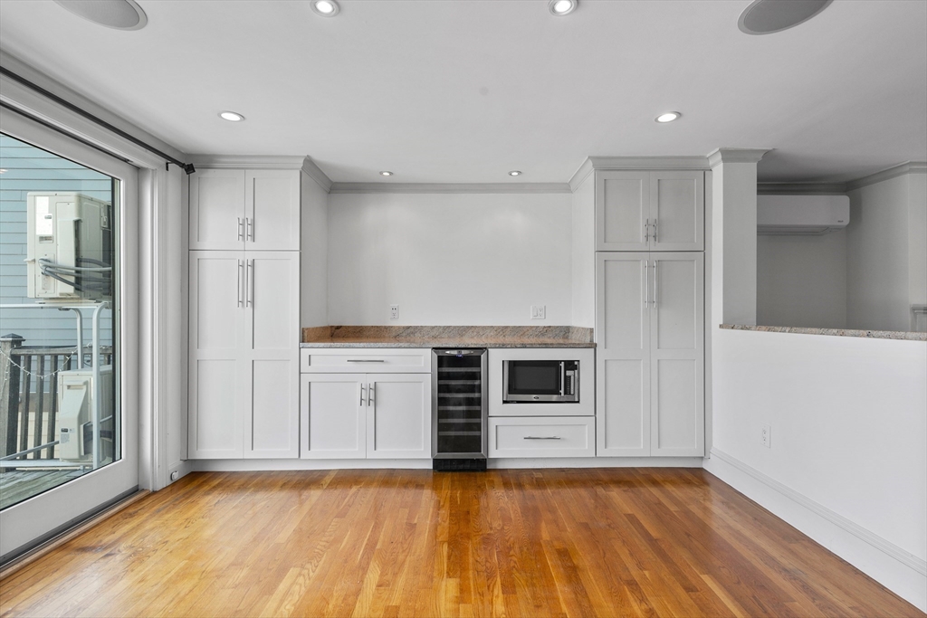 256 W. 3rd St # 2