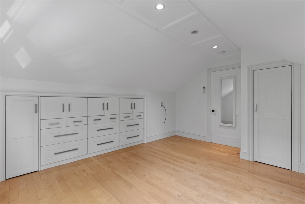 256 W. 3rd St # 2