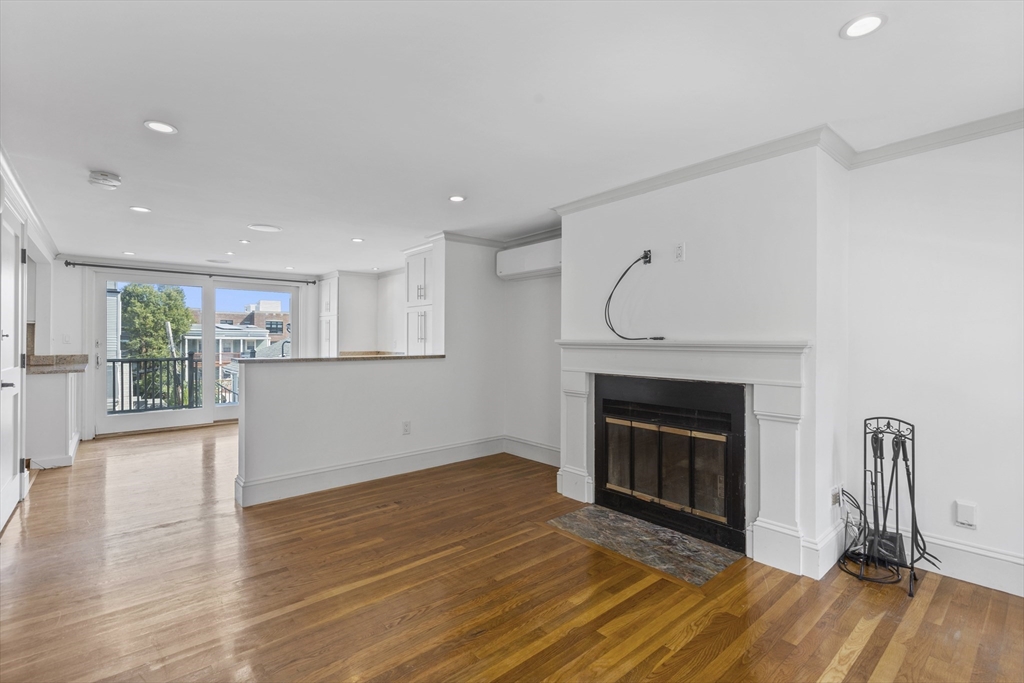 256 W. 3rd St # 2