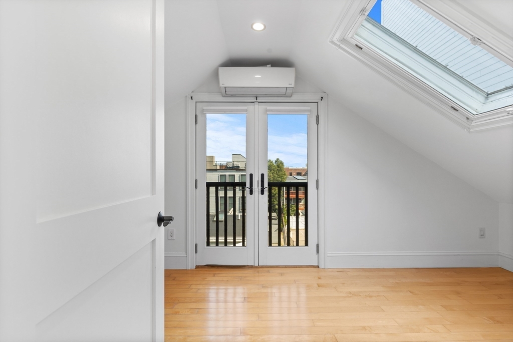256 W. 3rd St # 2
