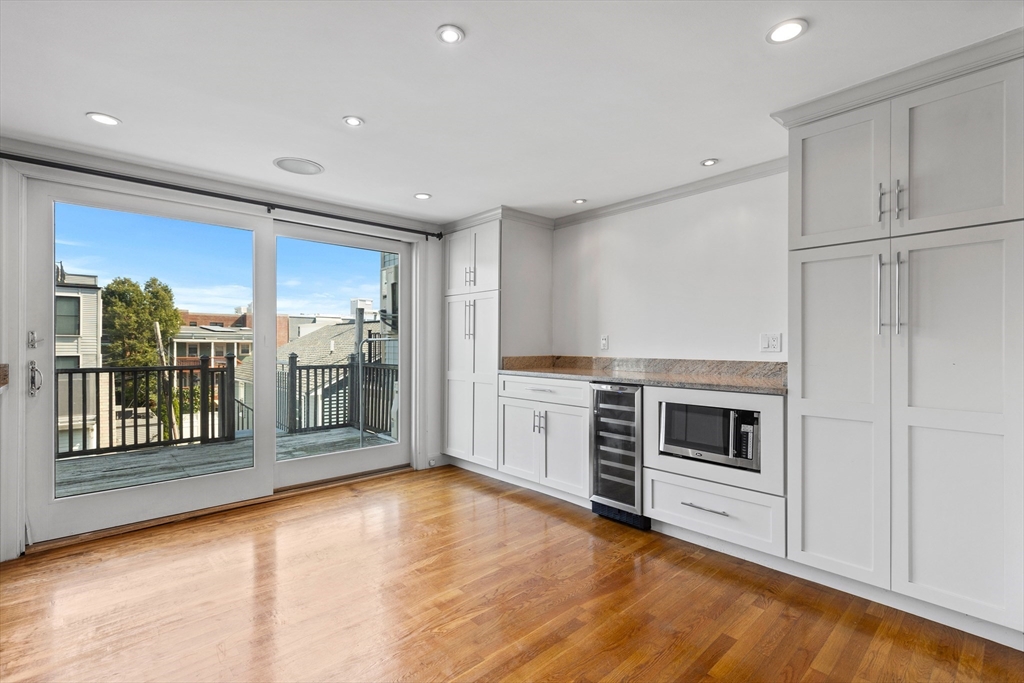 256 W. 3rd St # 2