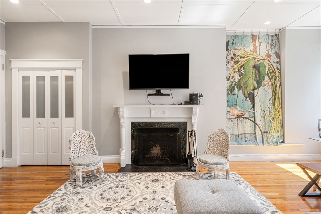 132 Commonwealth Ave # 8