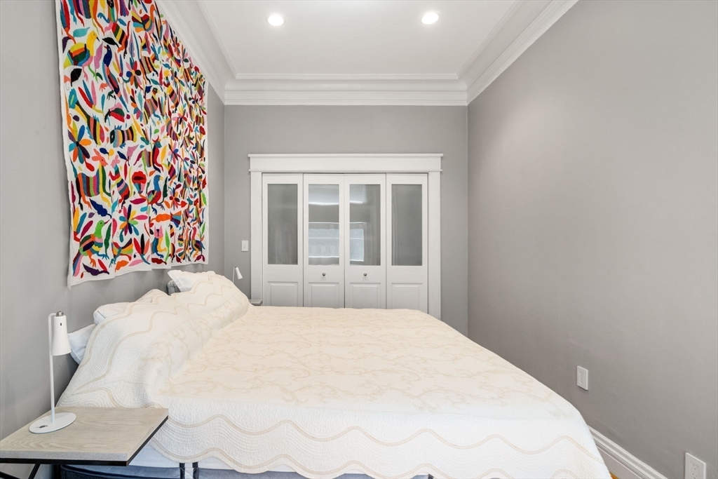132 Commonwealth Ave # 8