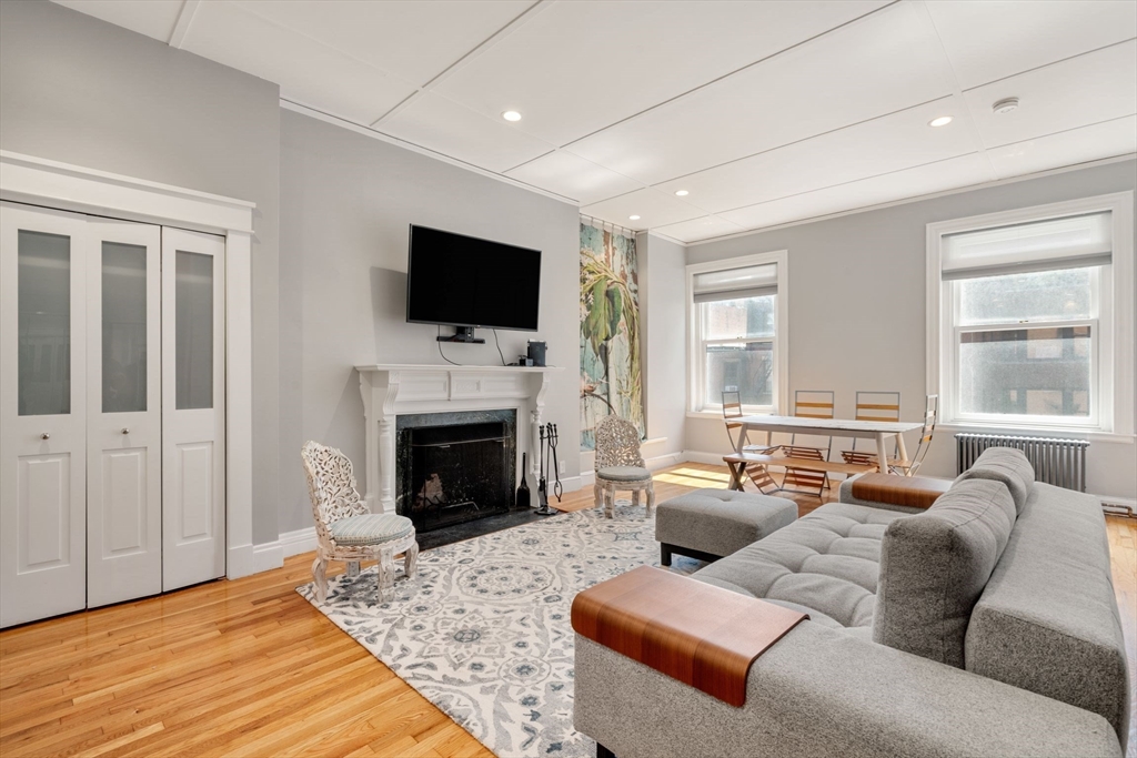 132 Commonwealth Ave # 8