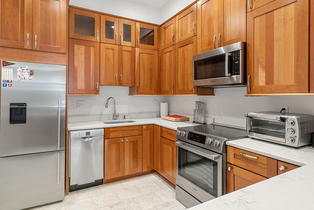 132 Commonwealth Ave # 8