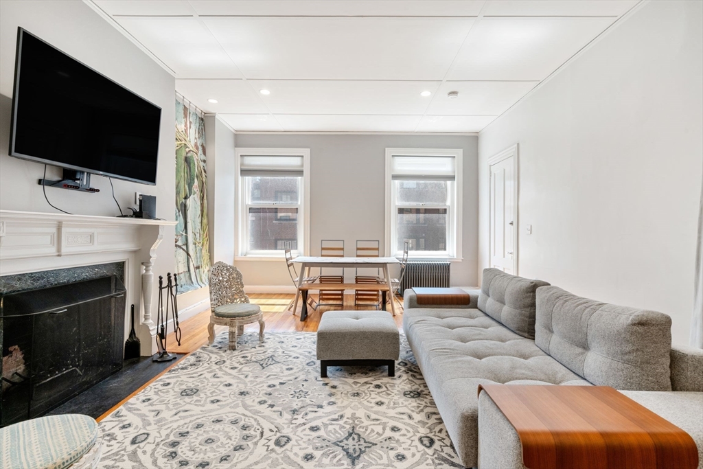 132 Commonwealth Ave # 8