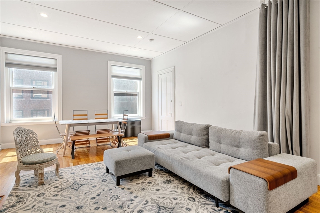 132 Commonwealth Ave # 8