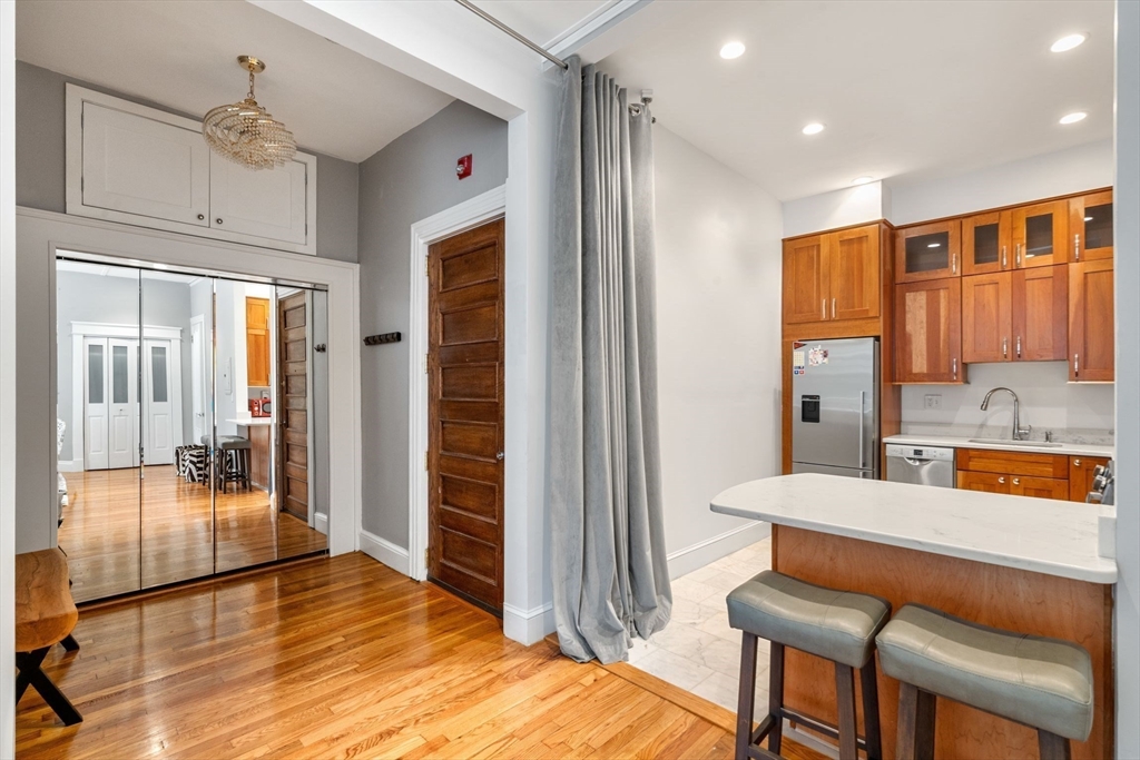 132 Commonwealth Ave # 8
