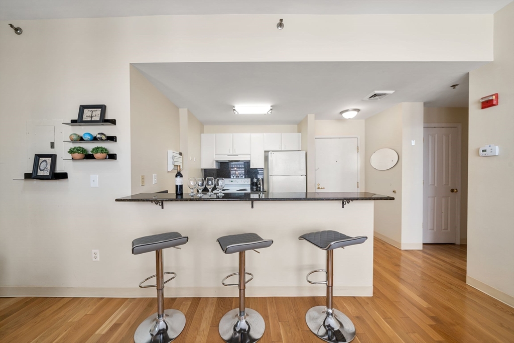 636 Beacon St # 205