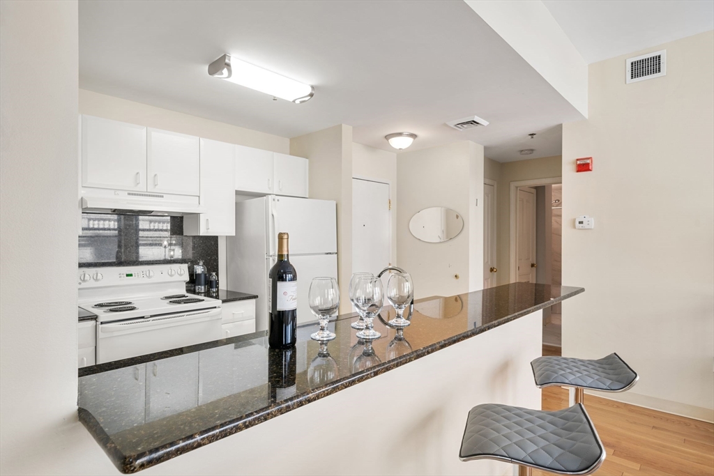 636 Beacon St # 205