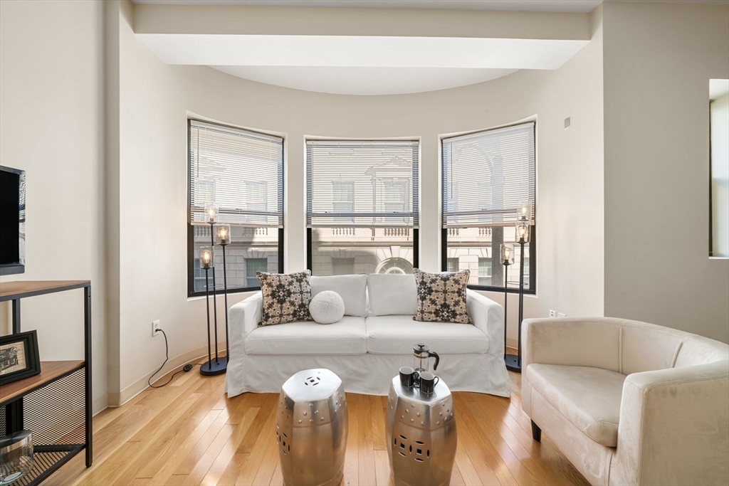 636 Beacon St # 205