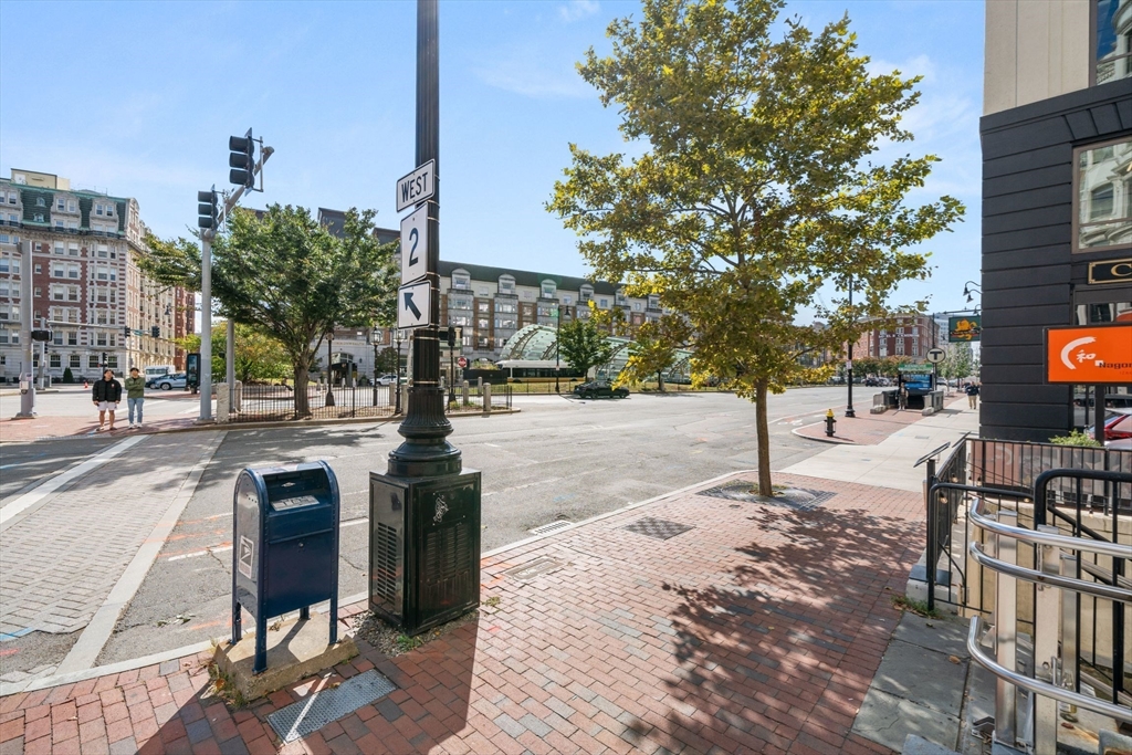 636 Beacon St # 205