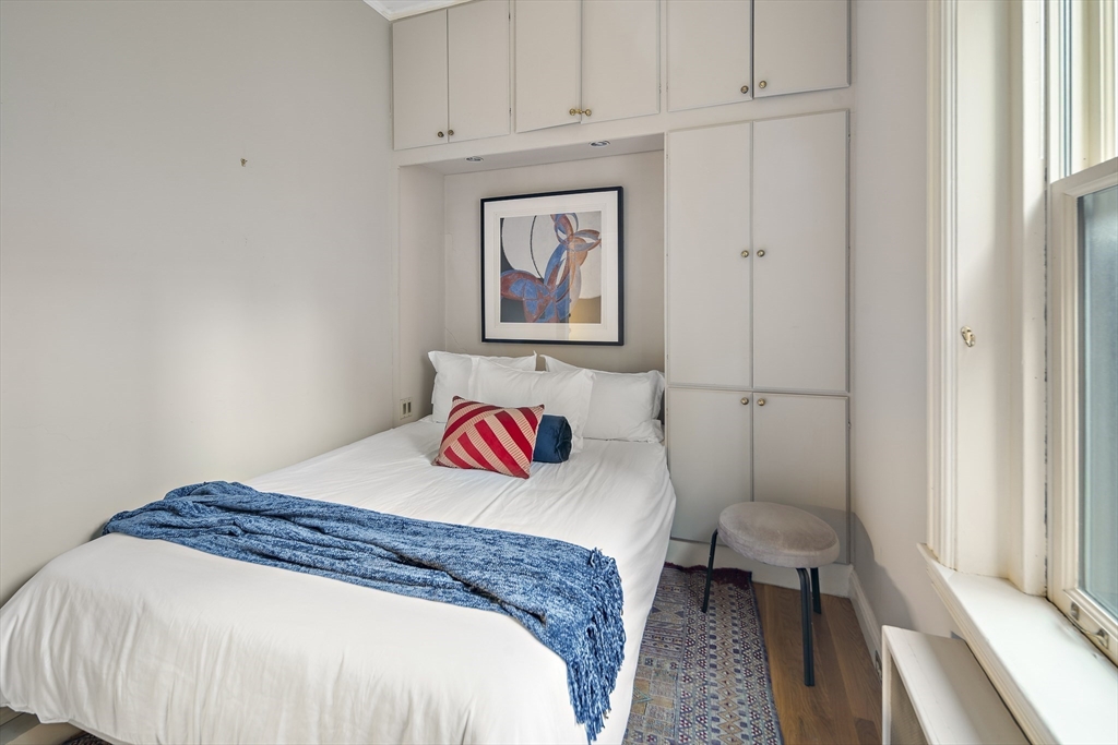 308 Commonwealth Ave Unit: Unit E