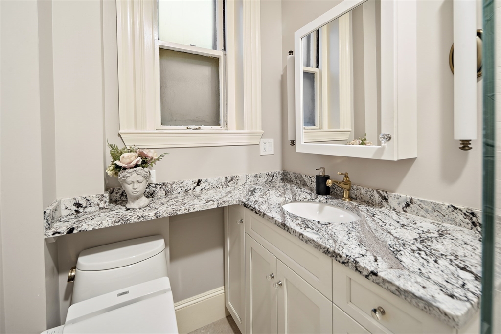308 Commonwealth Ave Unit: Unit E