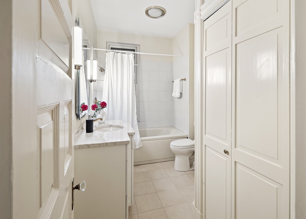 308 Commonwealth Ave Unit: Unit E