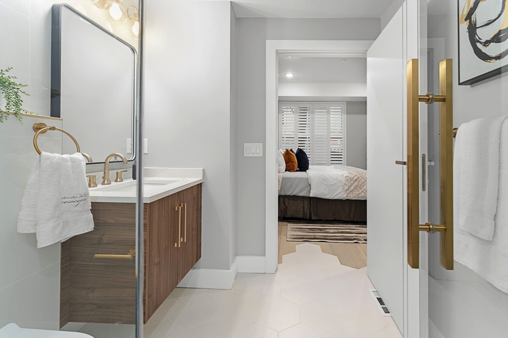 1 Cedar St # 2