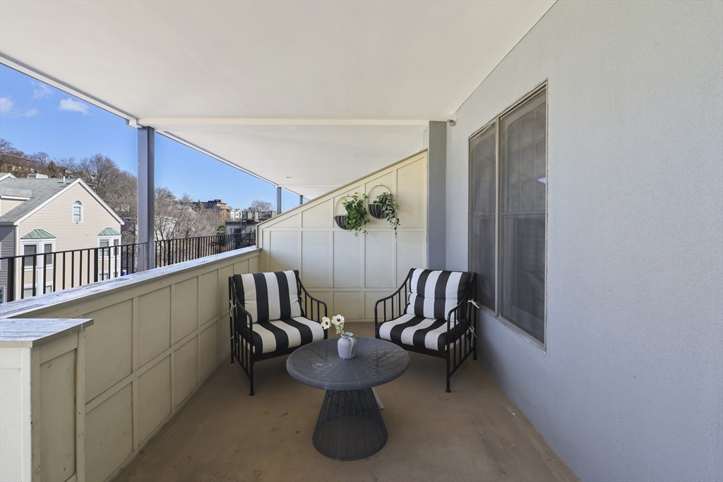 1306 Columbia Rd # 5C