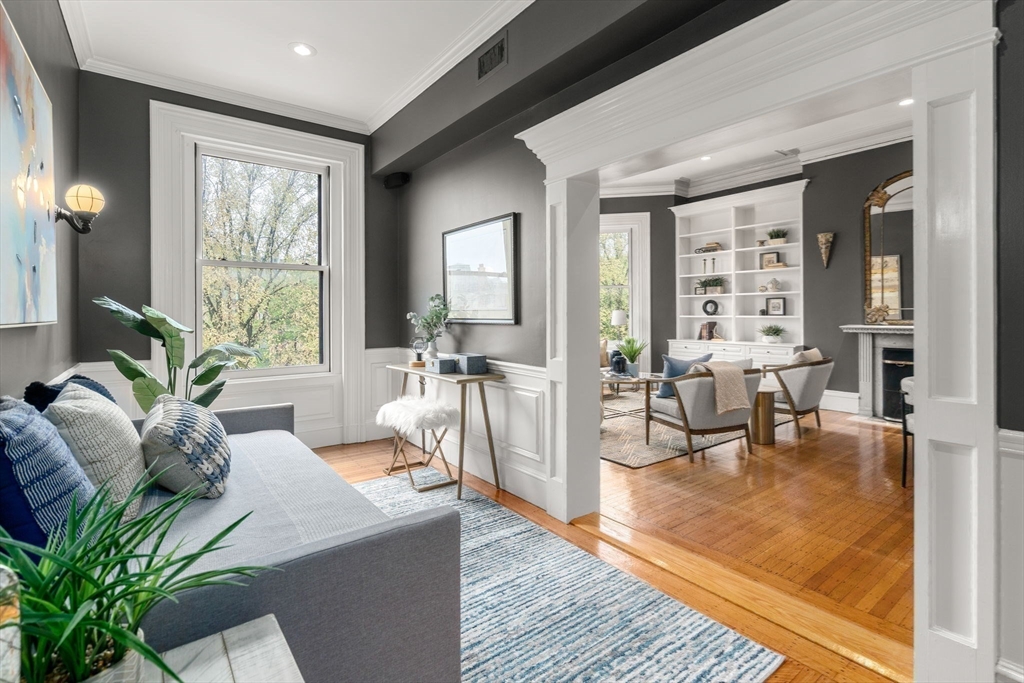 148 Commonwealth Ave # 301